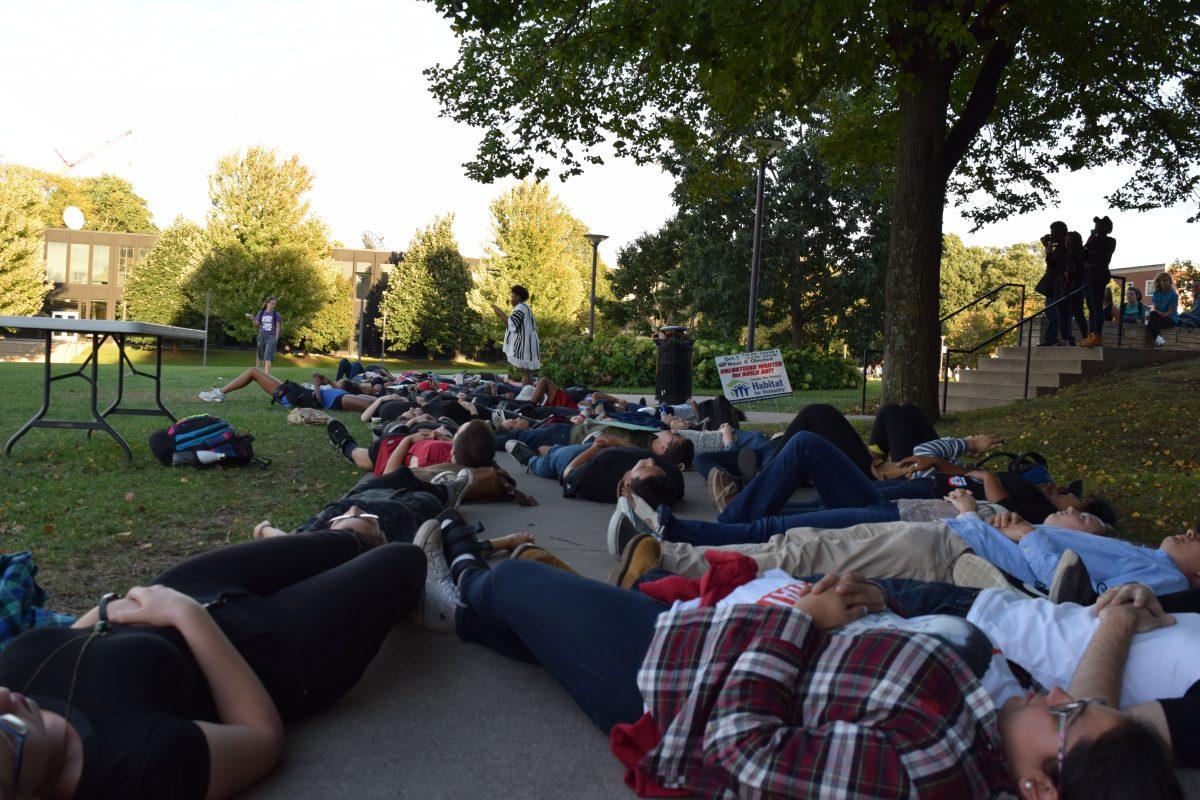 Student organizes 'die-in' to stand in solidarity with victims of recent police shootings