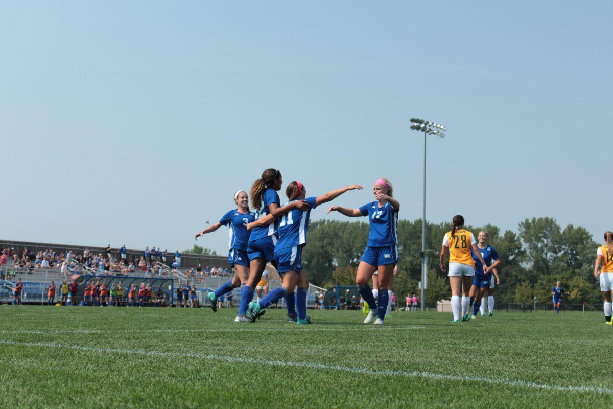 Drake Women's Soccer sweep the week