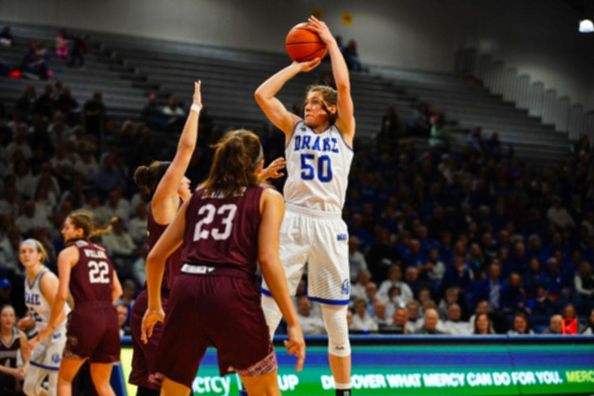 Women's basketball take home another win, now No.22