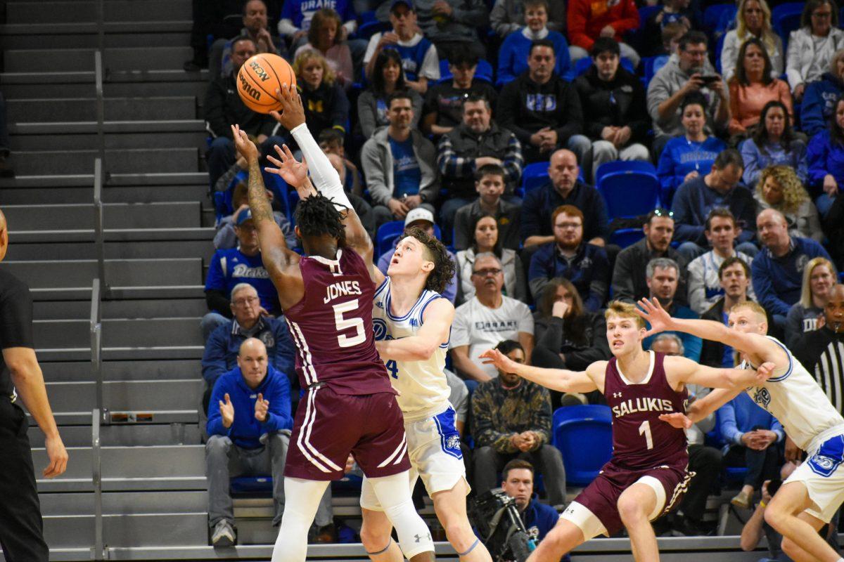 Connor Enright is a redshirt sophomore guard from Mundelein, Ill. In his freshman season, Enright was named to the MVC All-Freshman team after playing in all of Drake’s 35 games, four of them as a starter. Photo by Meghan Holloran | Photo Editor