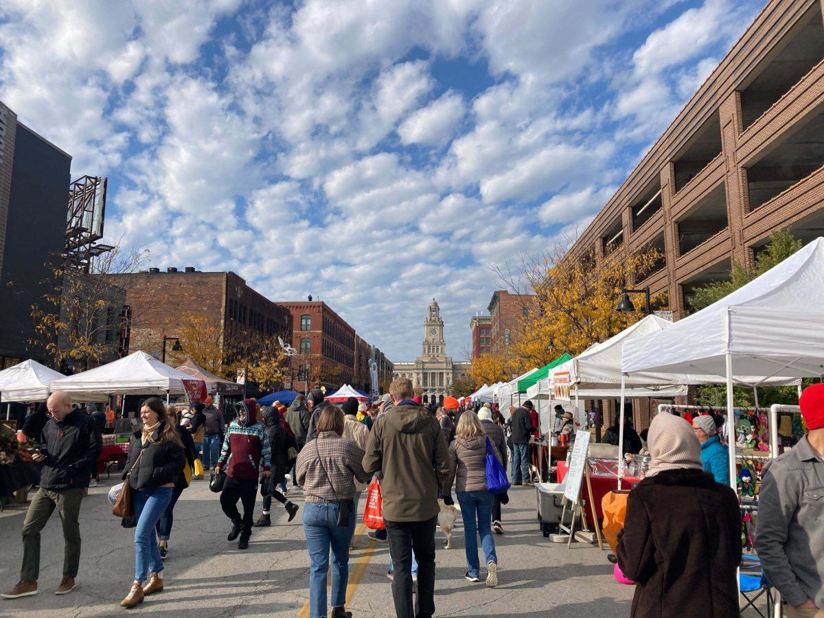 THE DOWNTOWN FARMERS’ MARKET has an assortment of things to buy, from baked goods and drinks to handmade crafts. PHOTO BY Lily Wasserman | features editor