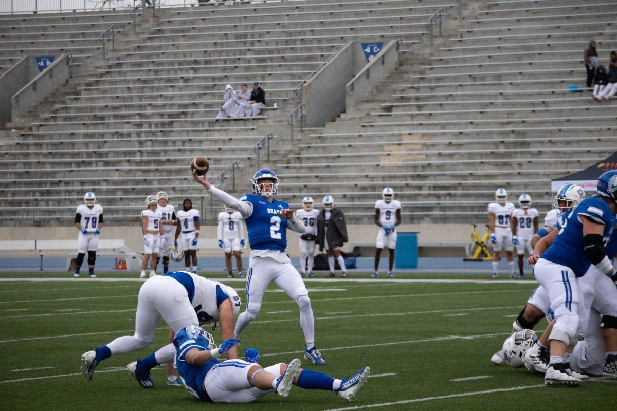 QUARTERBACK LUKE BAILEY HAS NOT LOST A CONFERENCE GAME since taking over as the starting quarterback against the Stetson Hatters last season. In that 10 conference game stretch, Bailey has started every game. PHOTO BY Sarah Fey | staff photographer 