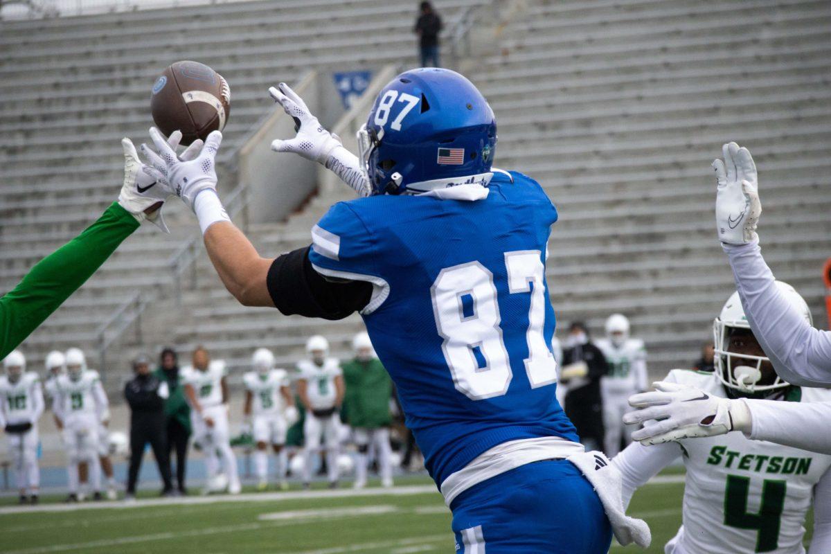 THE DRAKE FOOTBALL TEAM defeated the Stetson Hatters 33-6 to secure their fifth consecutive win of the season. The Bulldogs have now won six consecutive conference games, leading to a 6-0 conference record. PHOTO BY Sarah Fey | staff photographer