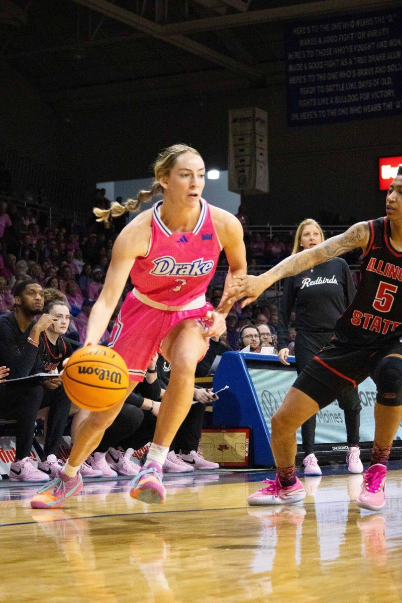 Senior Guard Taylor McAulay scored six points alongside two steals and two rebounds against the Illinois State Redbirds. Against the Bradley Braves, McAuley scored three points, two rebounds and two steals. Photo by Sarah Fey | Staff Photographer