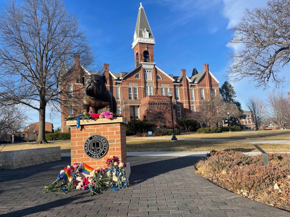 In the days following Griff I’s death, students and community members laid flowers in his memory at his statue in front of Old Main. Photo courtesy of Parker Wright | News editor