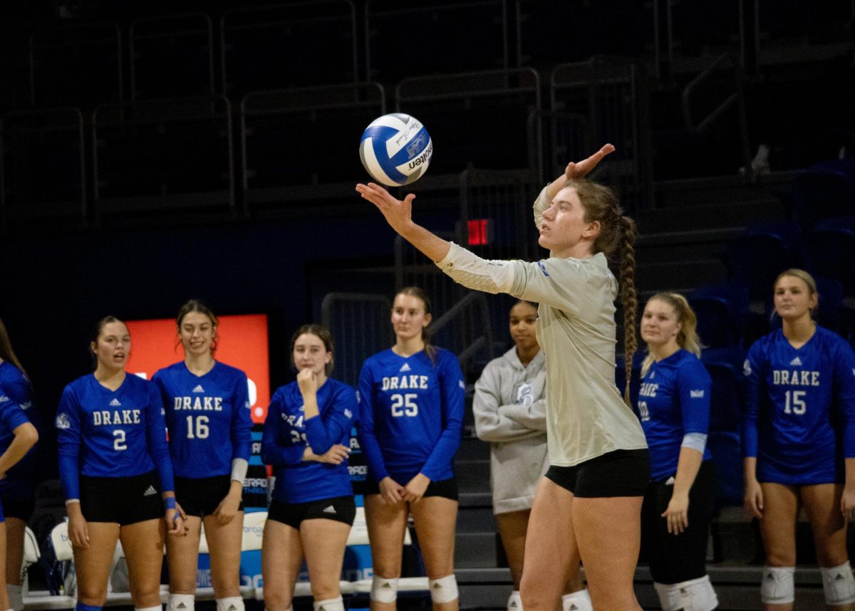 Drake women's volleyball takes down the University of Illinois-Chicago Flames in a four-set competition for the Bulldogs’ senior night. Drake fell 25-21 in set three but came back in the fourth to secure a smooth three-set win.