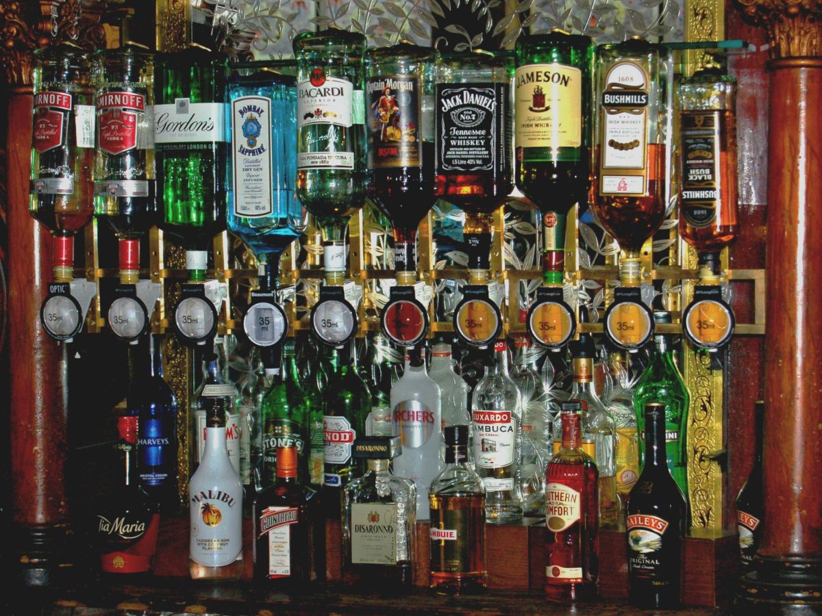 Many student's college experiences involve binge drinking. This writer argues Drake students don’t take the dangers seriously enough. Photo courtesy of Joseph Mischyshyn via Wikimedia.